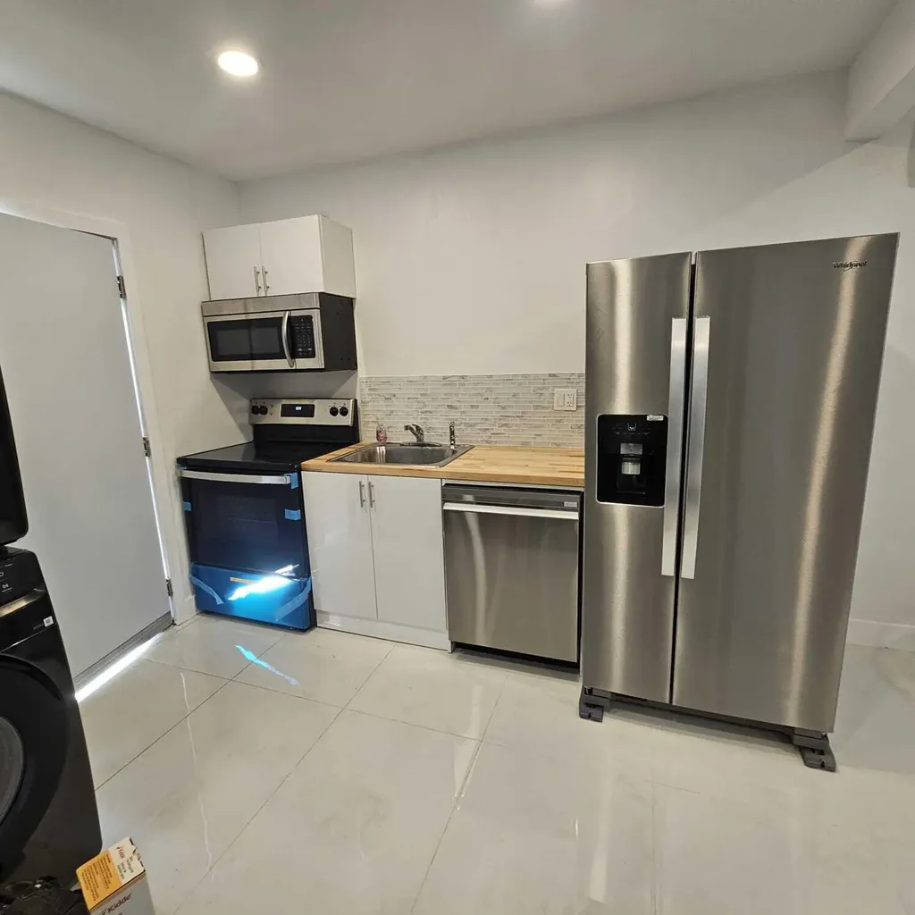 206 NE 13th Street Fort Lauderdale FL 33304