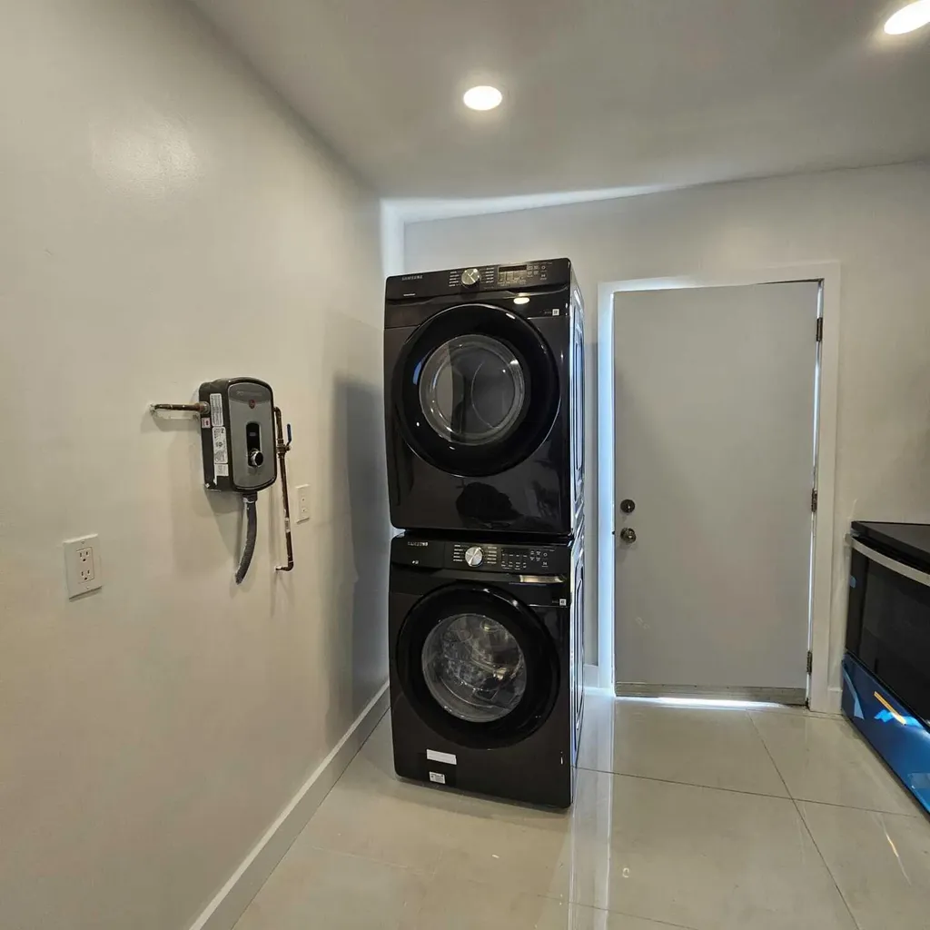 206 NE 13th Street Fort Lauderdale FL 33304