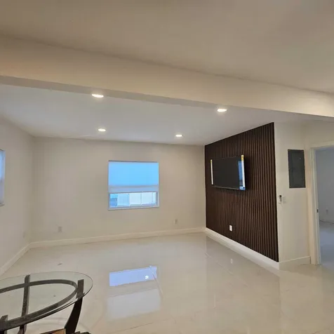 206 NE 13th Street Fort Lauderdale FL 33304