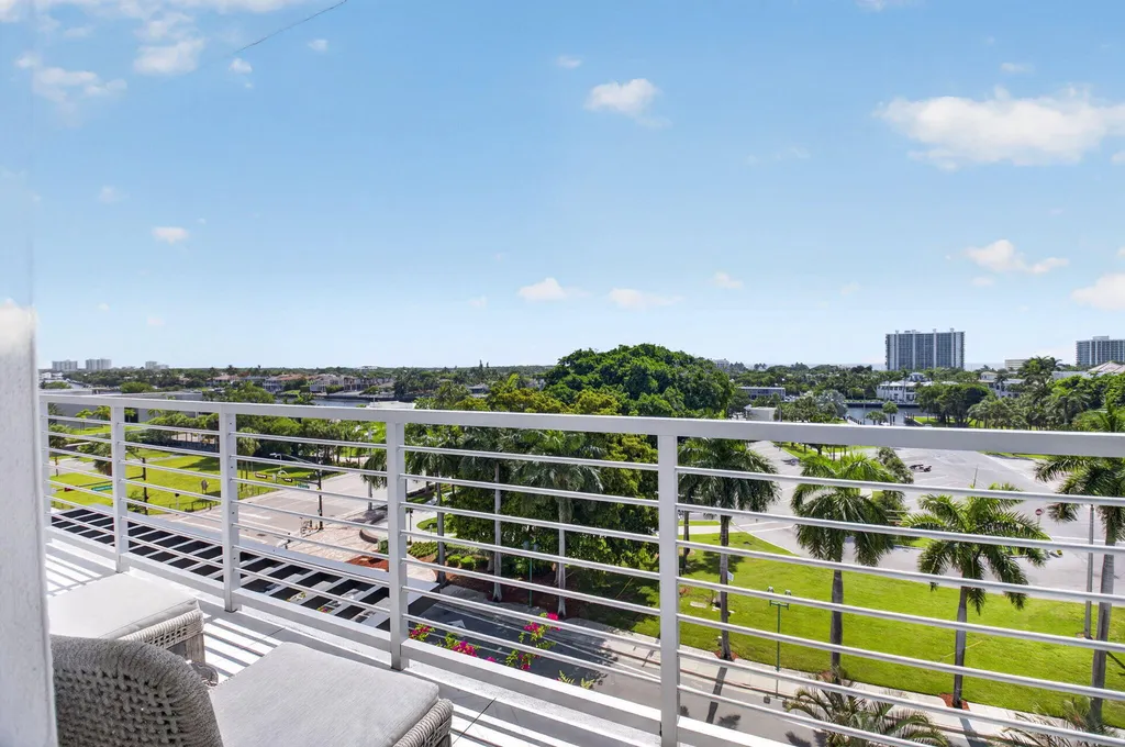495 E Royal Palm Road Boca Raton FL 33432