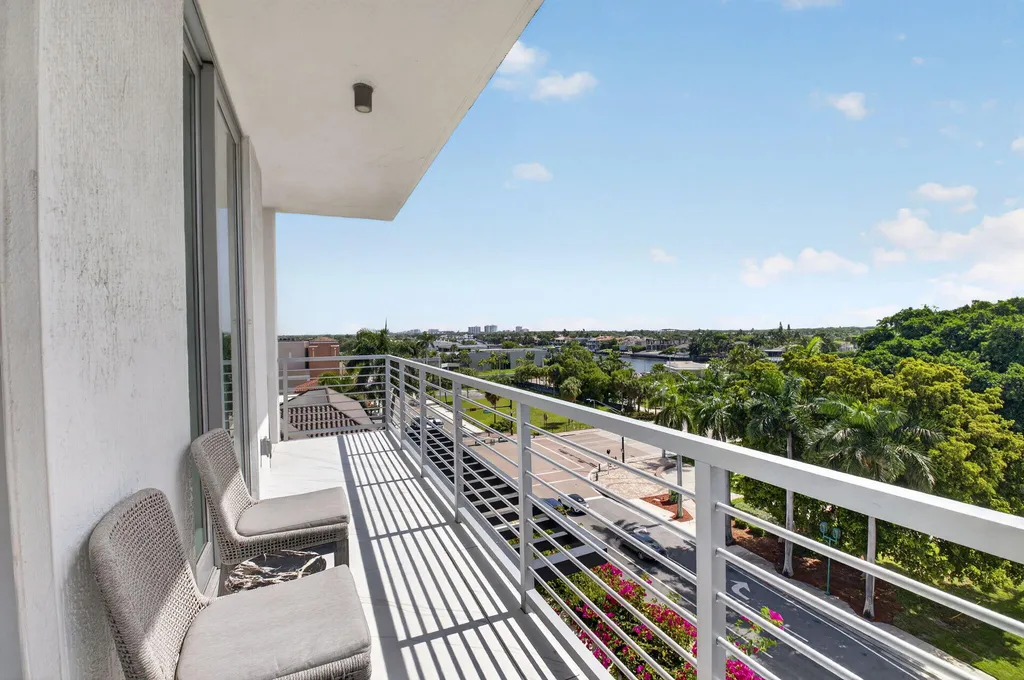 495 E Royal Palm Road Boca Raton FL 33432
