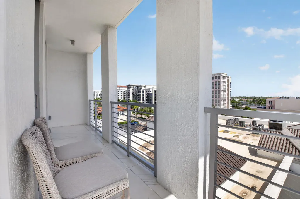 495 E Royal Palm Road Boca Raton FL 33432
