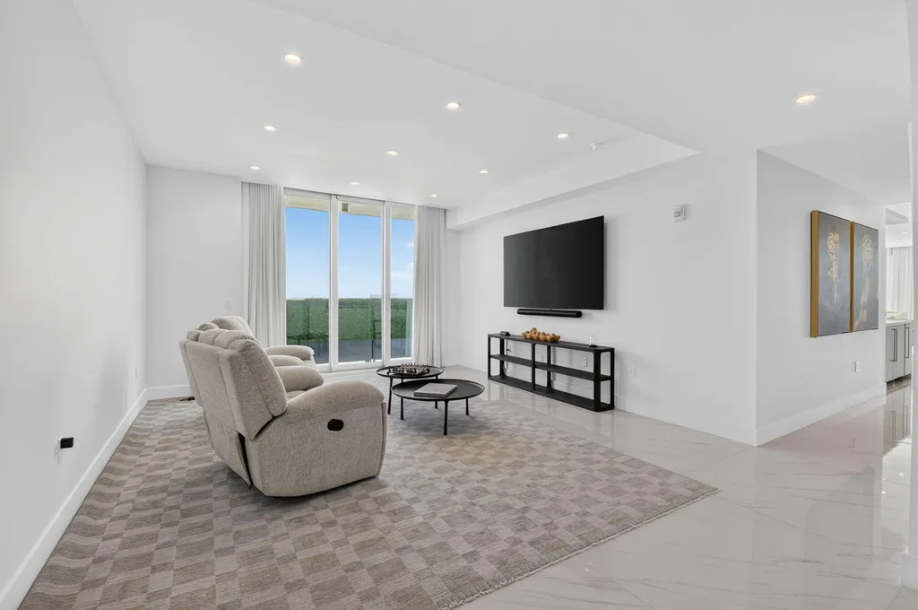 495 E Royal Palm Road Boca Raton FL 33432