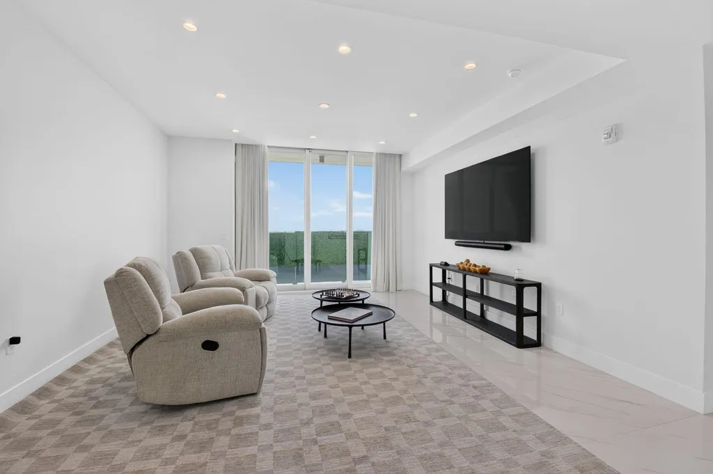495 E Royal Palm Road Boca Raton FL 33432