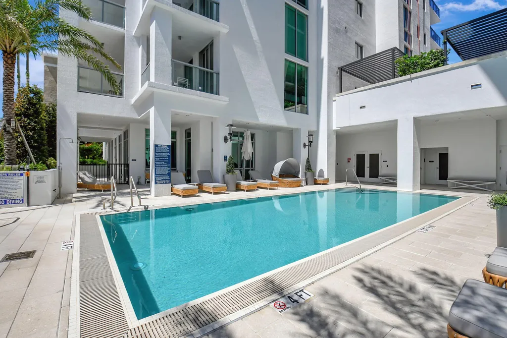 495 E Royal Palm Road Boca Raton FL 33432