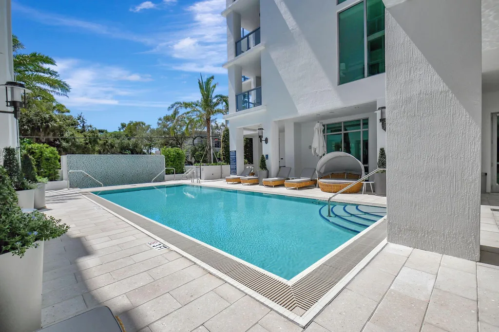 495 E Royal Palm Road Boca Raton FL 33432