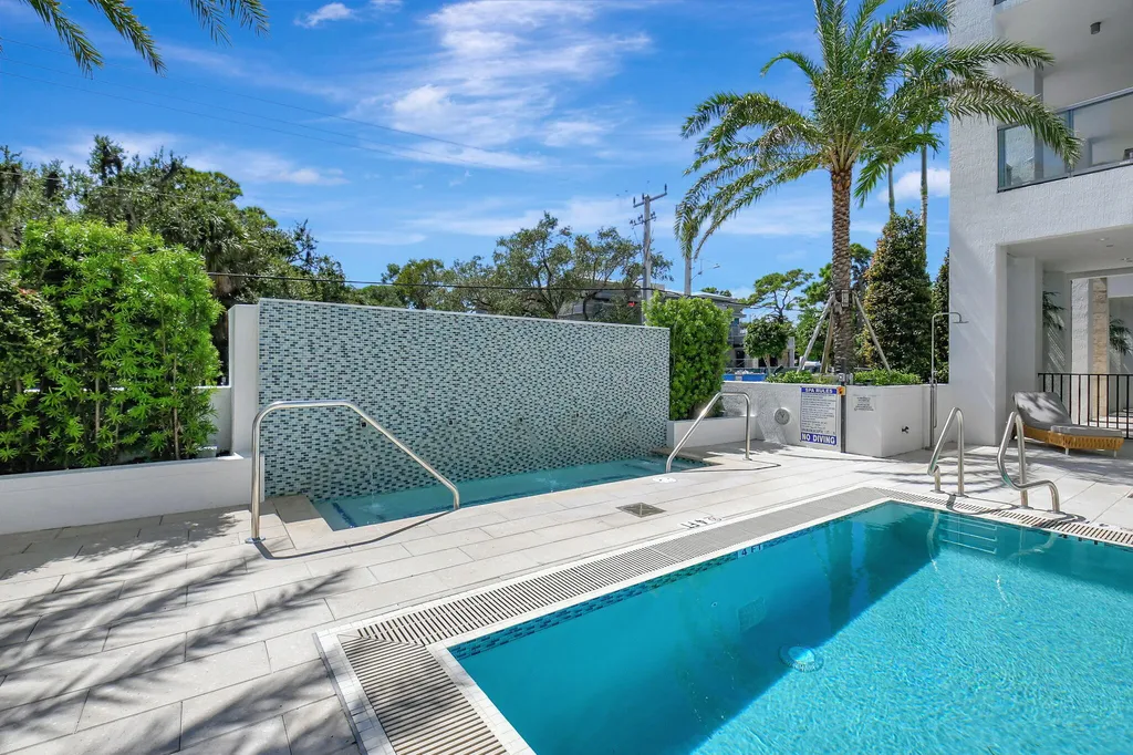 495 E Royal Palm Road Boca Raton FL 33432