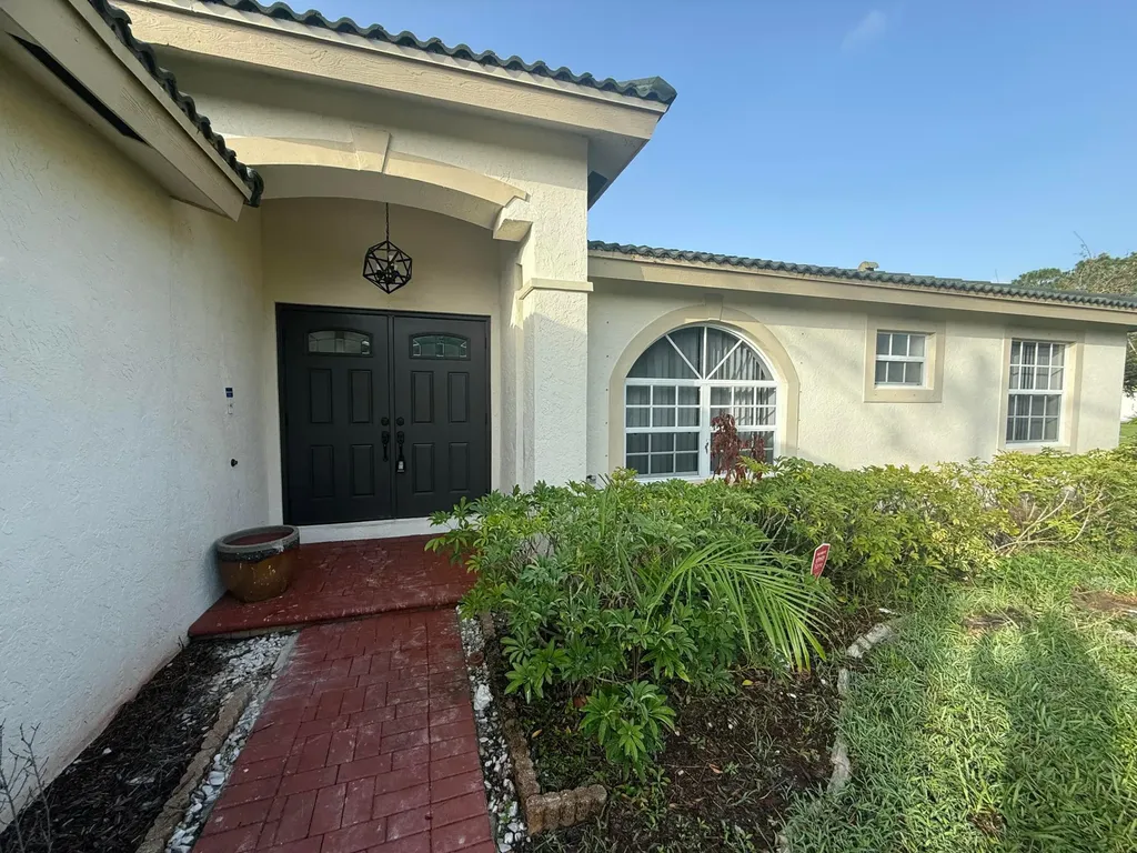 100 Cocoplum Circle Royal Palm Beach FL 33411