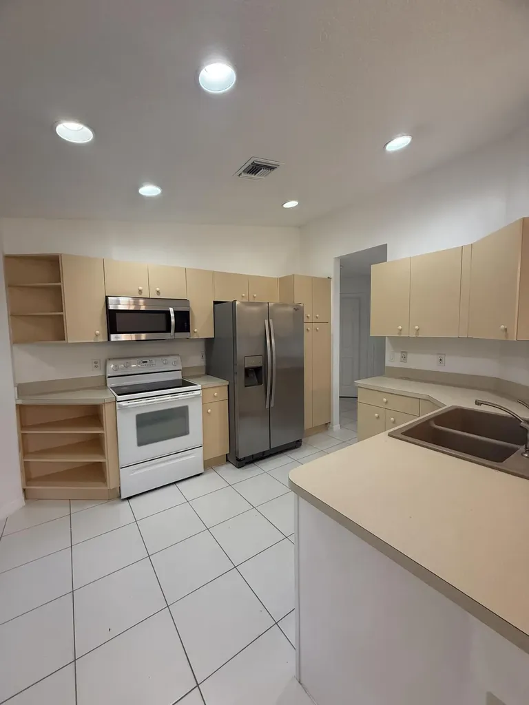 100 Cocoplum Circle Royal Palm Beach FL 33411