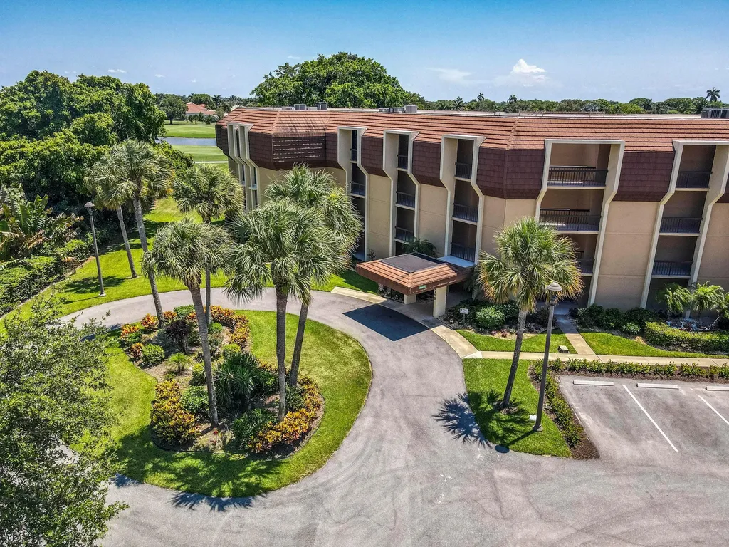 5350 Woodland Lakes Drive Palm Beach Gardens FL 33418