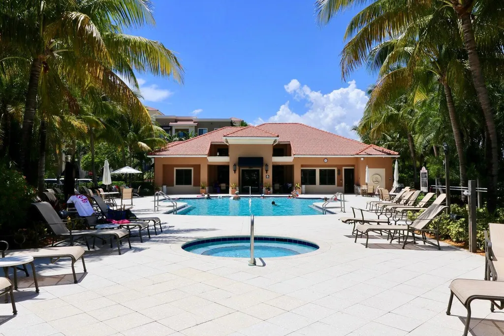 4905 Midtown Lane Palm Beach Gardens FL 33418