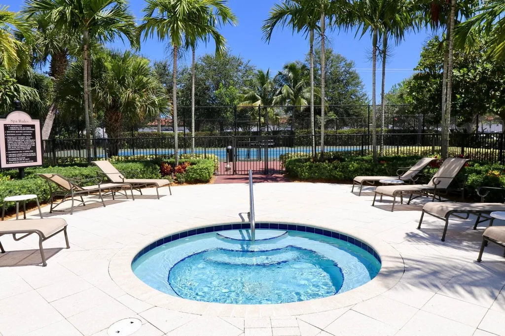 4905 Midtown Lane Palm Beach Gardens FL 33418