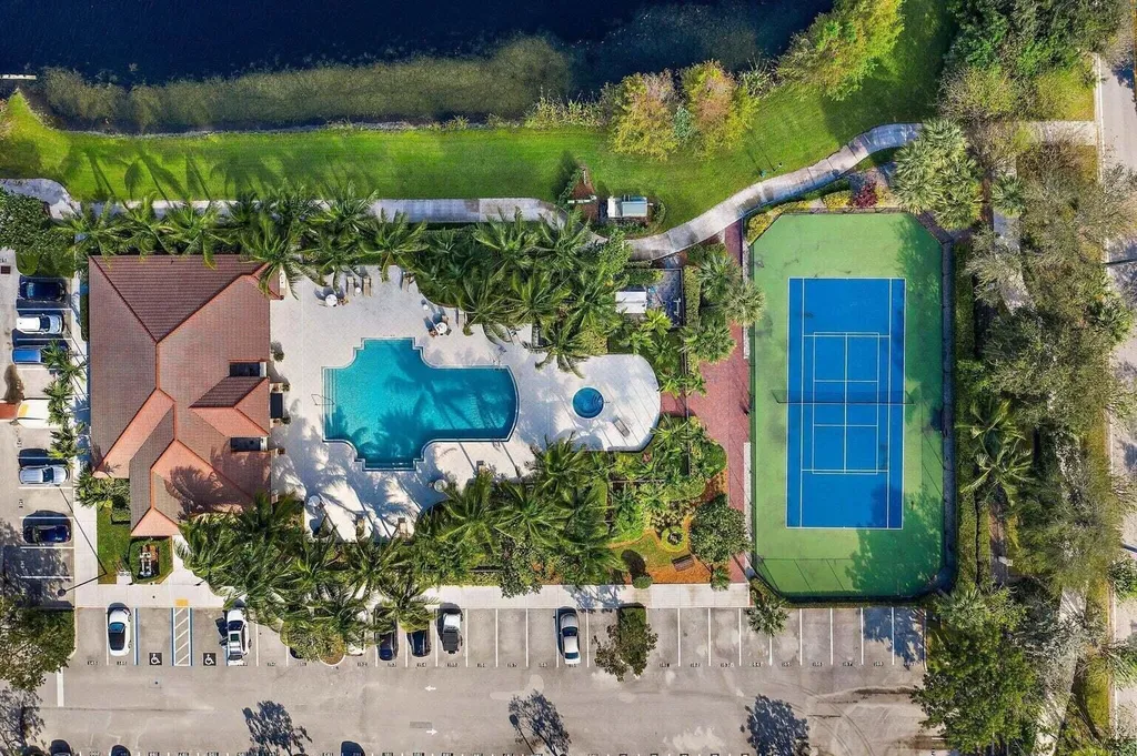 4905 Midtown Lane Palm Beach Gardens FL 33418