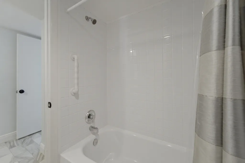 85 Lake Arbor Drive Palm Springs FL 33461