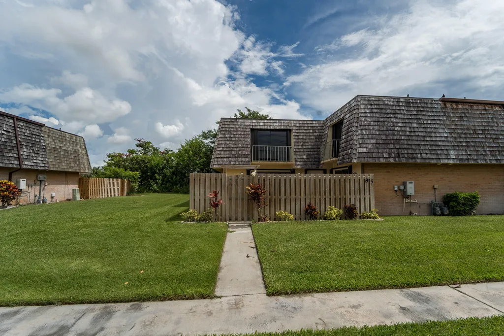85 Lake Arbor Drive Palm Springs FL 33461