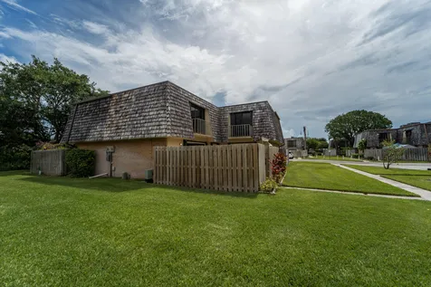 85 Lake Arbor Drive Palm Springs FL 33461