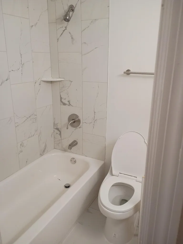 2421 N 40th Avenue Hollywood FL 33021