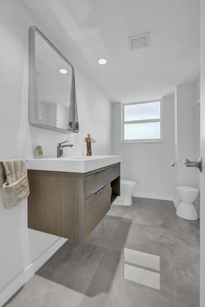 201 N Riverside Drive Pompano Beach FL 33062