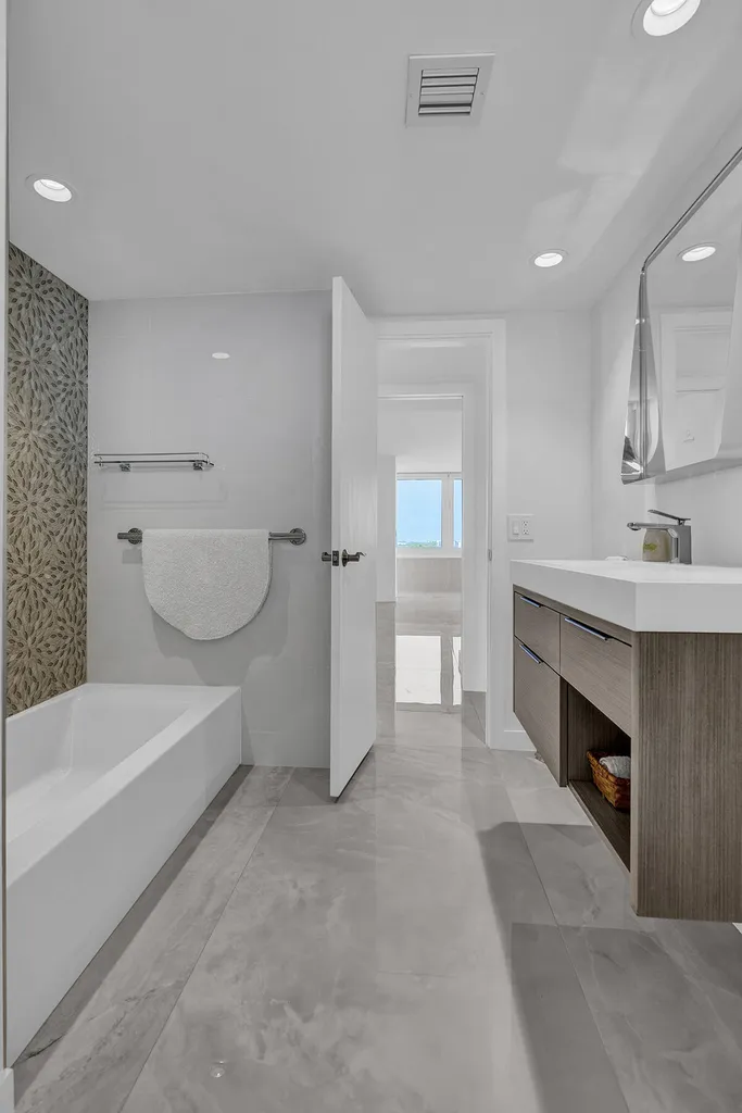201 N Riverside Drive Pompano Beach FL 33062