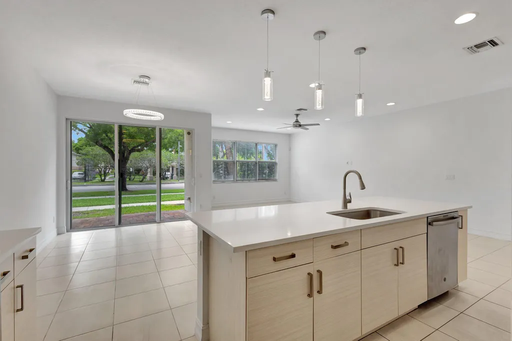 91 Palm Lane Royal Palm Beach FL 33411
