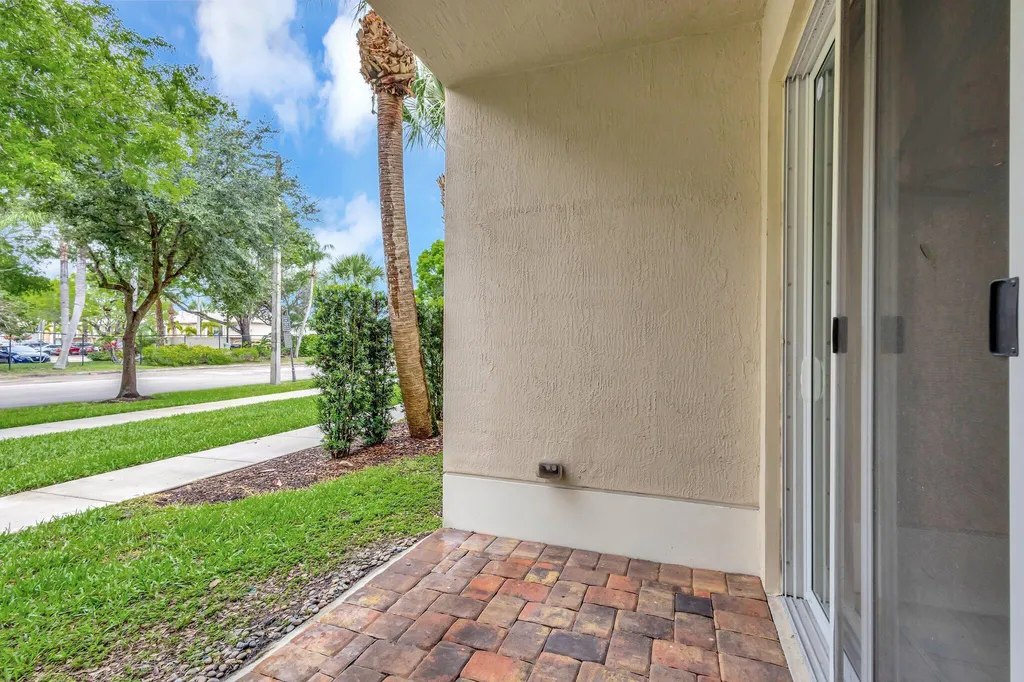 91 Palm Lane Royal Palm Beach FL 33411