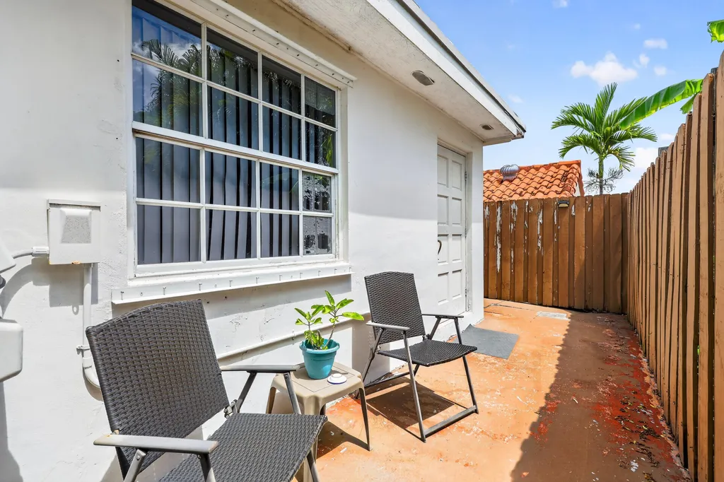 10363 SW 6th Street Sweetwater FL 33174