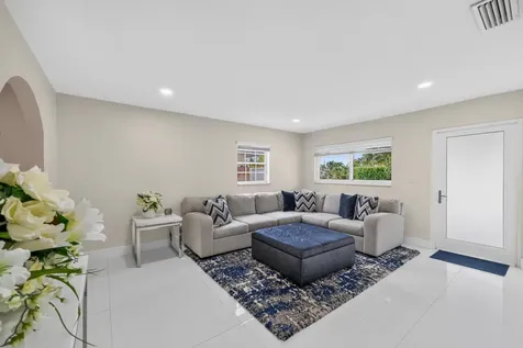 10363 SW 6th Street Sweetwater FL 33174