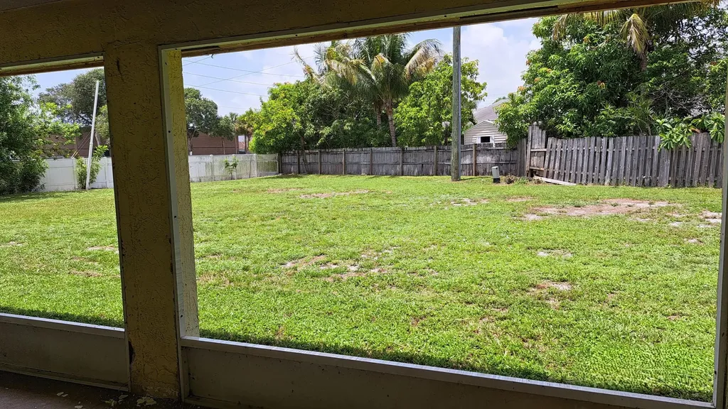 5934 Deerfield Place Lake Worth FL 33463