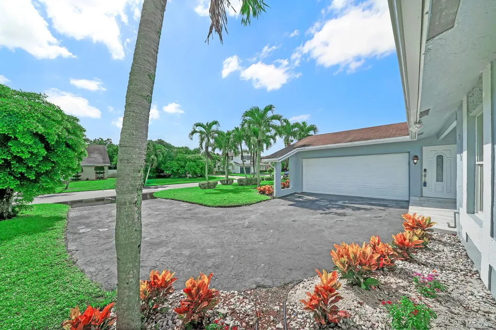 724 Avenue Chaumont Delray Beach FL 33445