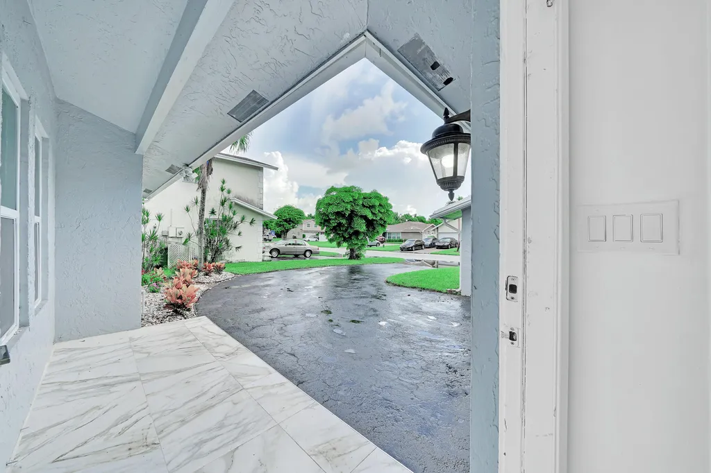 724 Avenue Chaumont Delray Beach FL 33445