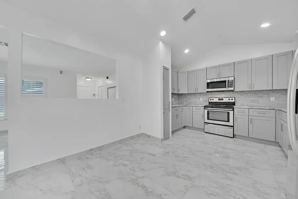 724 Avenue Chaumont Delray Beach FL 33445