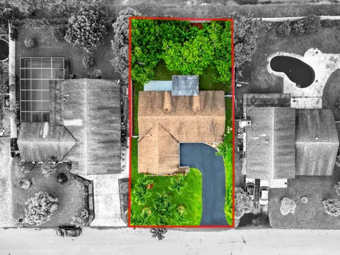 724 Avenue Chaumont Delray Beach FL 33445