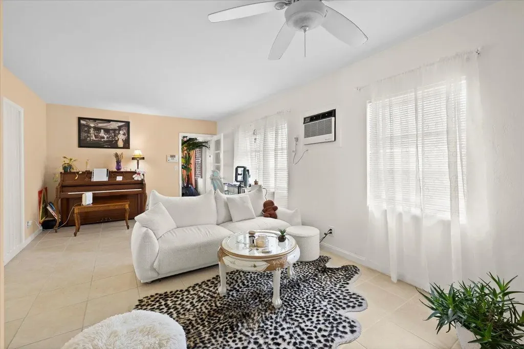 327 S Ocean Breeze Lake Worth Beach FL 33460
