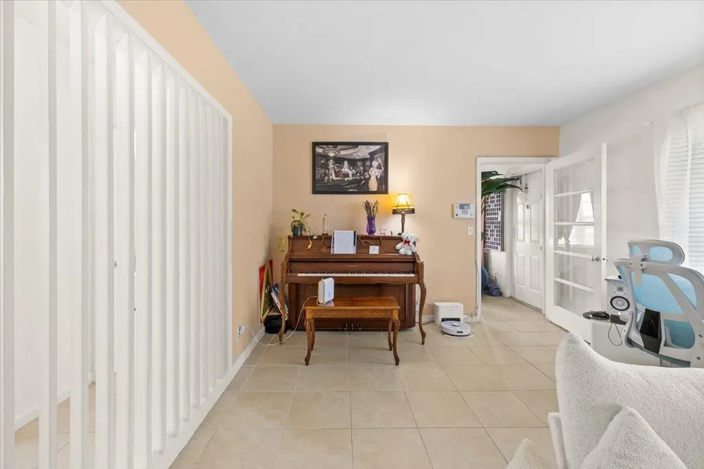 327 S Ocean Breeze Lake Worth Beach FL 33460