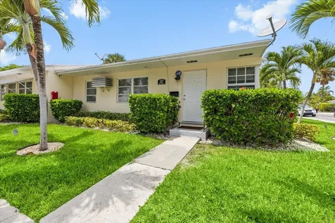 327 S Ocean Breeze Lake Worth FL 33460