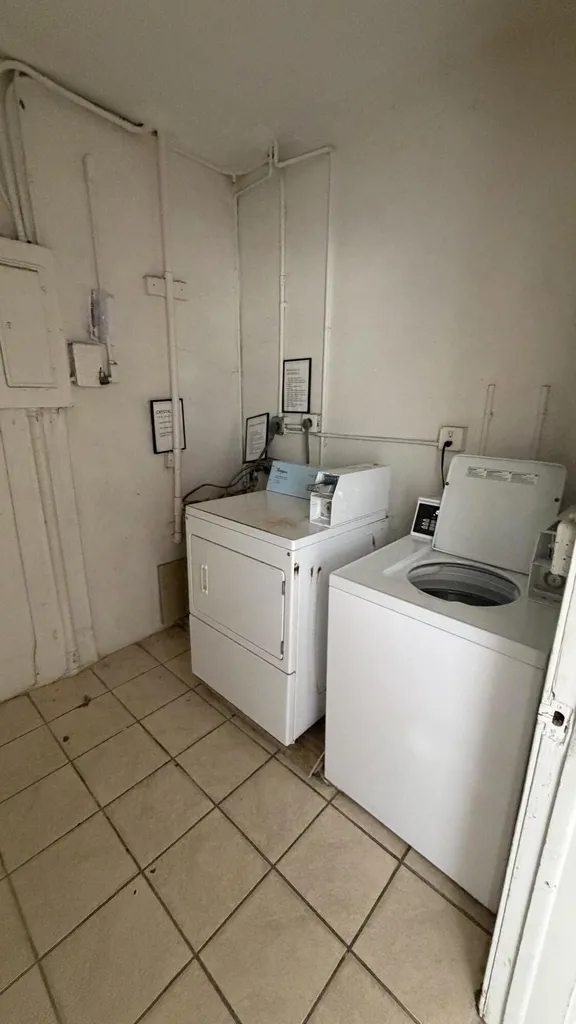 4061 NW 9th Avenue Deerfield Beach FL 33064