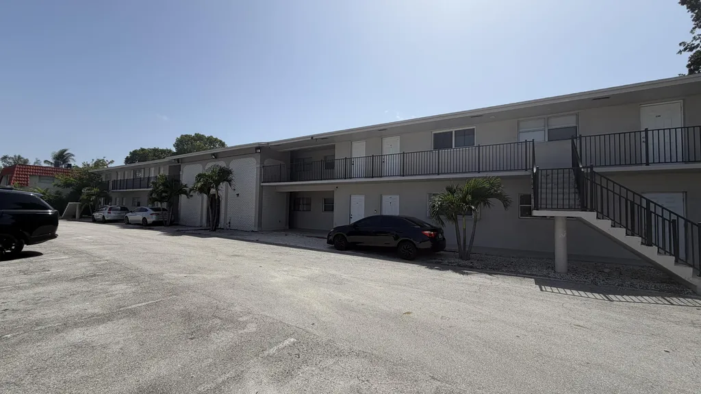 4061 NW 9th Avenue Deerfield Beach FL 33064