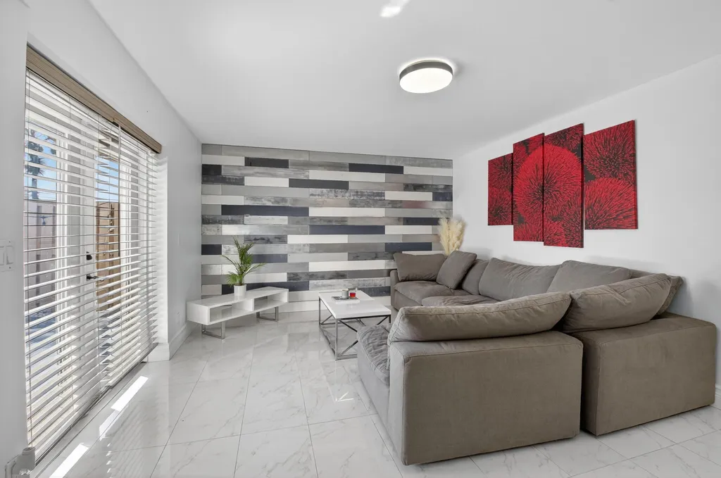4310 Village Drive Delray Beach FL 33445