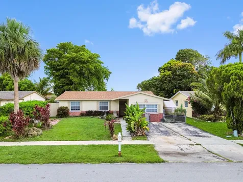 703 SW 76th Avenue North Lauderdale FL 33068