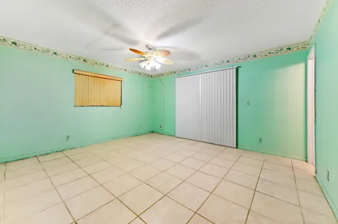 703 SW 76th Avenue North Lauderdale FL 33068