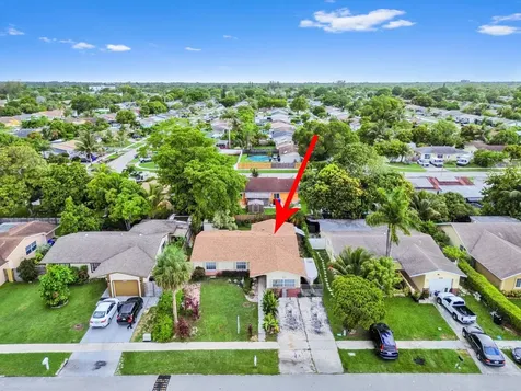 703 SW 76th Avenue North Lauderdale FL 33068
