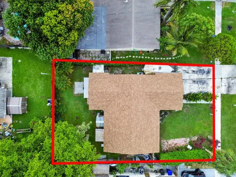 703 SW 76th Avenue North Lauderdale FL 33068