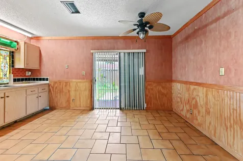 703 SW 76th Avenue North Lauderdale FL 33068