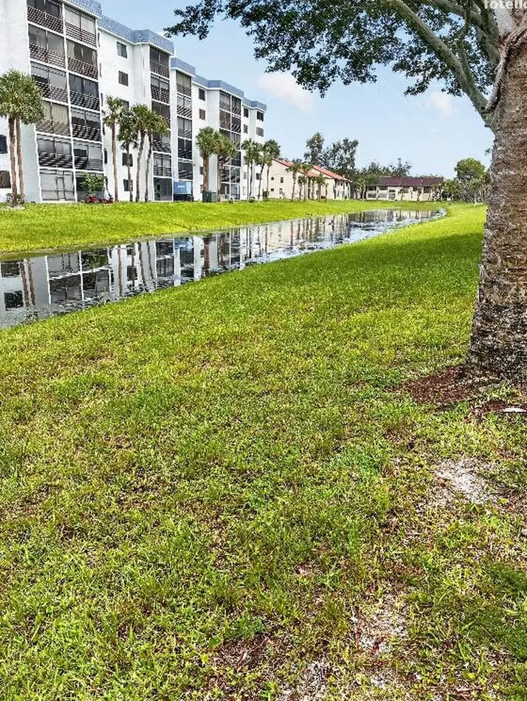 4820 W Lucerne Lakes Boulevard W Lake Worth FL 33467