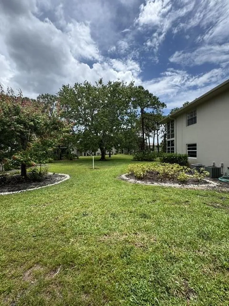 33 Lake Vista Trail Port St Lucie FL 34952