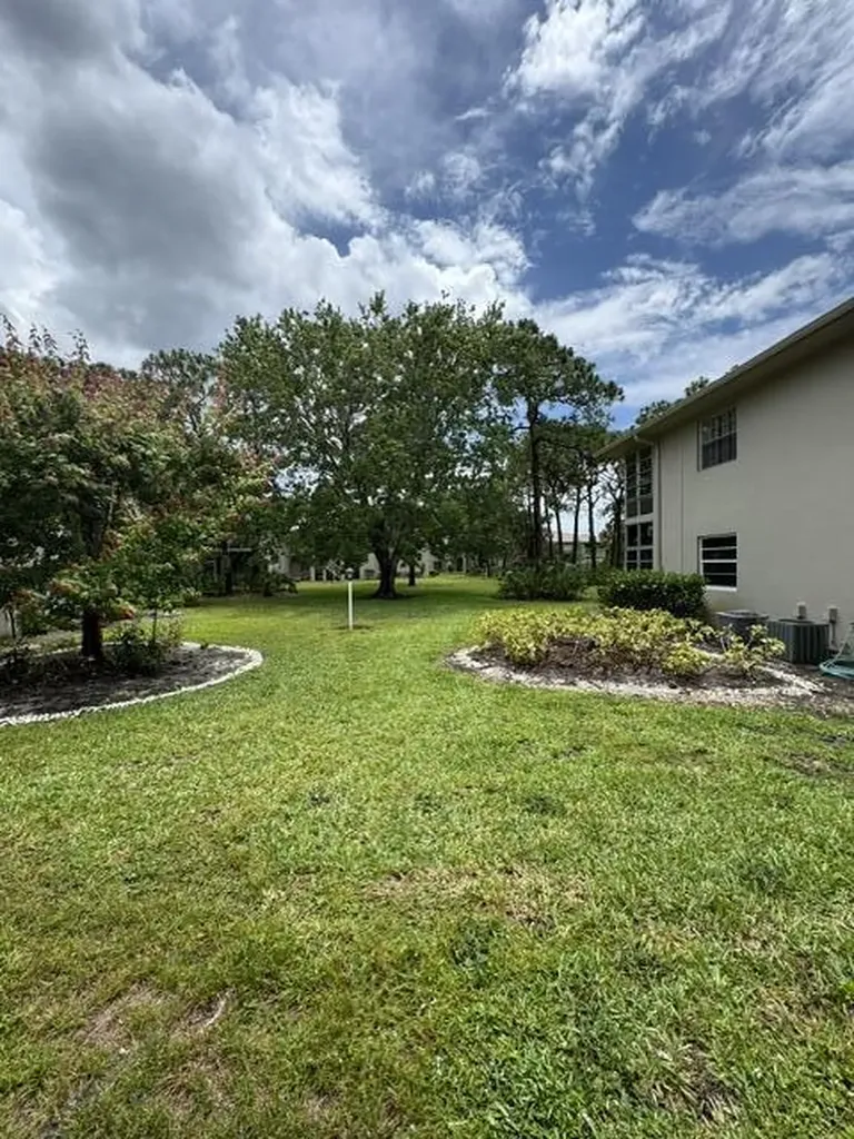 33 Lake Vista Trail Port St Lucie FL 34952