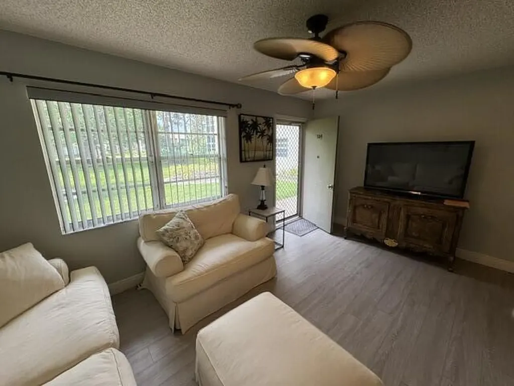 33 Lake Vista Trail Port St Lucie FL 34952
