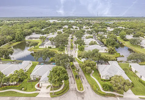 1863 Easthampton Terrace Vero Beach FL 32966