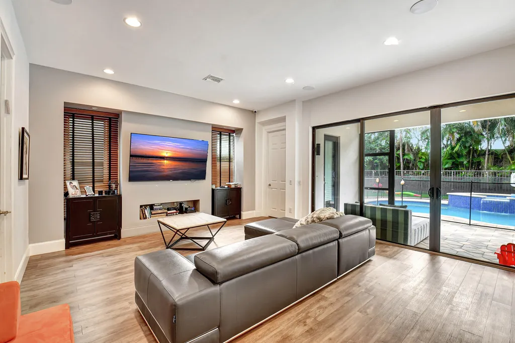 16879 Bridge Crossing Circle Delray Beach FL 33446