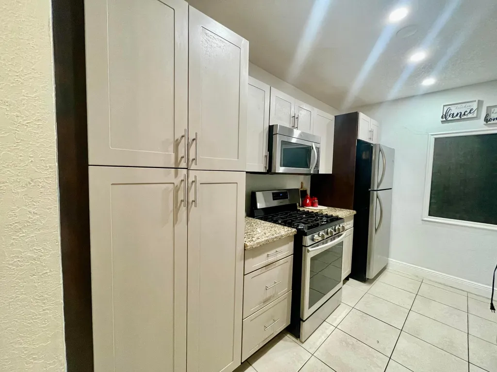 7661 Farragut Street Hollywood FL 33024